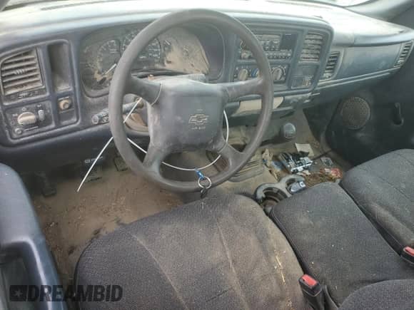 2002 Chevrolet Silverado 1500 z VIN 1GCEC14W32Z142164, wystawiony jako Copart lot #58081025 z przebiegiem 162 501 mil mil oraz Szkoda całkowita • Salvage title. Historia ofert i sprzedaży dostępna na DreamBid. Obrazek 8.