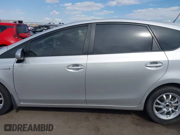 2015 Toyota Prius Two z VIN JTDZN3EU5FJ018499, wystawiony jako IAAI lot #43137403 z przebiegiem 156 541 mil mil oraz . Historia ofert i sprzedaży dostępna na DreamBid. Obrazek 14.