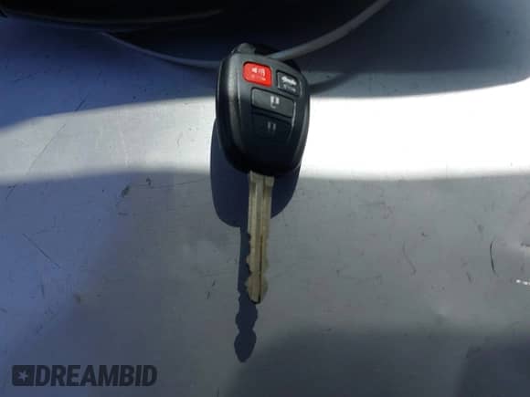 2016 Toyota Tacoma SR5 с VIN 5TFAX5GN7GX055884, выставлен на аукционе IAAI как лот 41943589 с пробегом 85 443 миль миль и . История ставок и продаж доступна на DreamBid. Изображение 11.