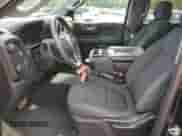 2021 Chevrolet Silverado 1500 Custom z VIN 1GCPYBEK9MZ205315, wystawiony jako Copart lot #80346485 z przebiegiem 69 597 mil mil oraz Szkoda całkowita • Salvage title. Historia ofert i sprzedaży dostępna na DreamBid. Obrazek 7.