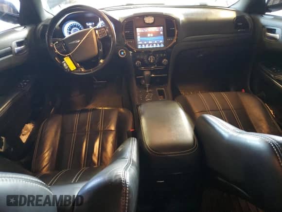 2012 Chrysler 300 S z VIN 2C3CCAJT7CH163879, wystawiony jako Copart lot #65004355 z przebiegiem 143 262 mil mil oraz Szkoda całkowita • Salvage title. Historia ofert i sprzedaży dostępna na DreamBid. Obrazek 8.