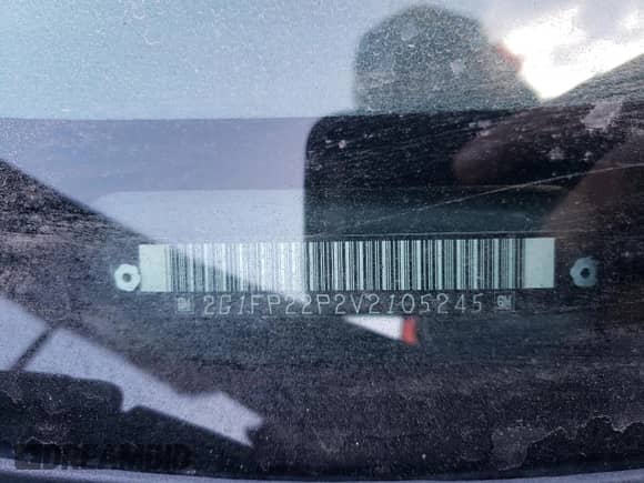 1997 Chevrolet Camaro Z28 z VIN 2G1FP22P2V2105245, wystawiony jako Copart lot #57292325 z przebiegiem 160 115 mil mil oraz Czysty tytuł • Clean title. Historia ofert i sprzedaży dostępna na DreamBid. Obrazek 12.