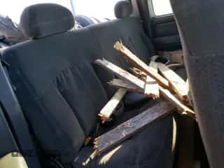 1999 Chevrolet Silverado 2500 LS с VIN 1GCGC29UXXE197487, выставлен на аукционе Copart как лот 80364804 с пробегом Не указан миль и На запчасти • Non repairable. История ставок и продаж доступна на DreamBid. Изображение 6.