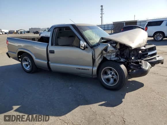 2001 Chevrolet S-10 с VIN 1GCCS14521K162981, выставлен на аукционе Copart как лот 62555405 с пробегом 114 560 миль миль и Списание • Salvage title. История ставок и продаж доступна на DreamBid. Изображение 4.