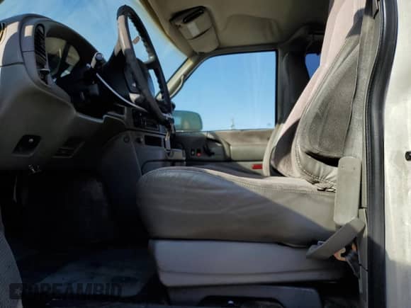 1998 Chevrolet Astro with VIN 1GNDM19W6WB173531, listed as a Copart auction lot 76167294 with 175,038 mi miles and Salvage title. Bid and sale history available at DreamBid. Image 7.