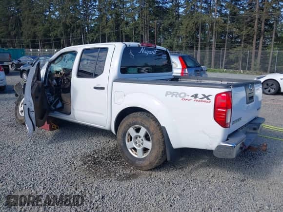 2007 Nissan Frontier Nismo z VIN 1N6AD07W17C434002, wystawiony jako IAAI lot #42173461 z przebiegiem Nie podano mil oraz . Historia ofert i sprzedaży dostępna na DreamBid. Obrazek 3.