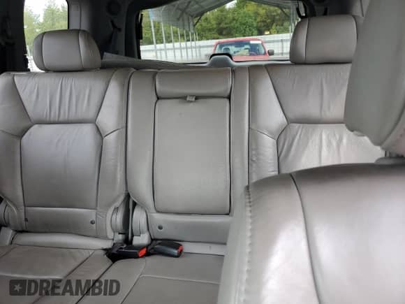 2011 Honda Pilot EX-L z VIN 5FNYF3H62BB046252, wystawiony jako Copart lot #83946065 z przebiegiem 142 559 mil mil oraz Czysty tytuł • Clean title. Historia ofert i sprzedaży dostępna na DreamBid. Obrazek 10.