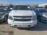 2011 Chevrolet Tahoe LTZ z VIN 1GNSCCE03BR397672, wystawiony jako IAAI lot #42775981 z przebiegiem 210 316 mil mil oraz . Historia ofert i sprzedaży dostępna na DreamBid. Obrazek 12.