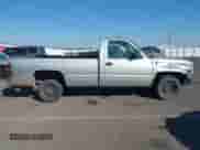2001 Dodge 2500 z VIN 3B7KC26Z21M558979, wystawiony jako IAAI lot #43294936 z przebiegiem 191 626 mil mil oraz . Historia ofert i sprzedaży dostępna na DreamBid. Obrazek 13.