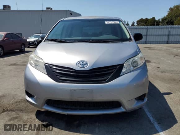 2011 Toyota Sienna с VIN 5TDKA3DC7BS006616, выставлен на аукционе Copart как лот 70721905 с пробегом 198 295 миль миль и Списание • Salvage title. История ставок и продаж доступна на DreamBid. Изображение 5.