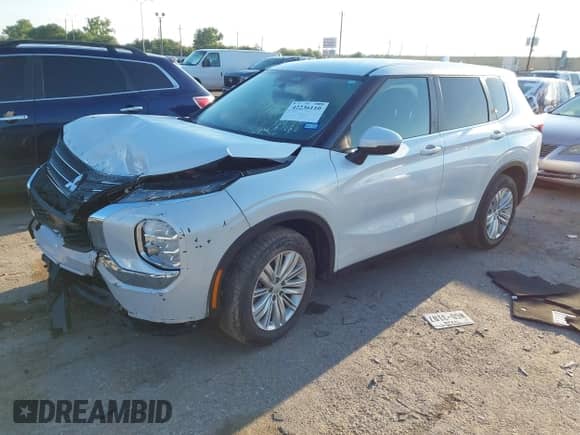 2024 Mitsubishi Outlander ES with VIN JA4J3UA8XRZ060622, listed as a IAAI auction lot 42236110 with 7,164 mi miles and . Bid and sale history available at DreamBid. Image 17.