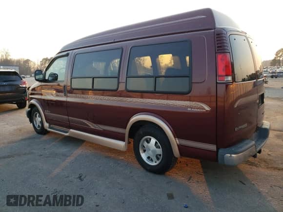 1999 Chevrolet Express с VIN 1GBFG15R7X1036862, выставлен на аукционе Copart как лот 43567815 с пробегом 66 764 миль миль и Списание • Salvage title. История ставок и продаж доступна на DreamBid. Изображение 2.