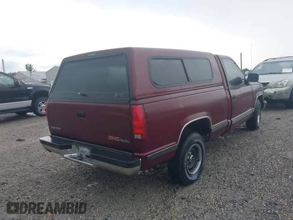 1994 GMC Sierra 1500 z VIN 1GTDC14Z2RZ530602, wystawiony jako IAAI lot #42577982 z przebiegiem 159 406 mil mil oraz . Historia ofert i sprzedaży dostępna na DreamBid. Obrazek 4.