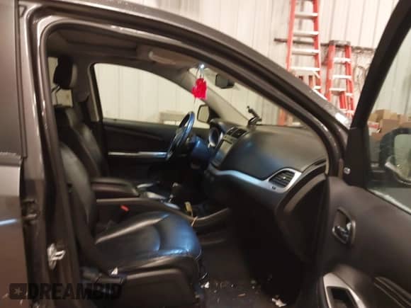 2015 Dodge Journey Limited с VIN 3C4PDDDG0FT603236, выставлен на аукционе IAAI как лот 41365650 с пробегом 143 373 миль миль и . История ставок и продаж доступна на DreamBid. Изображение 5.