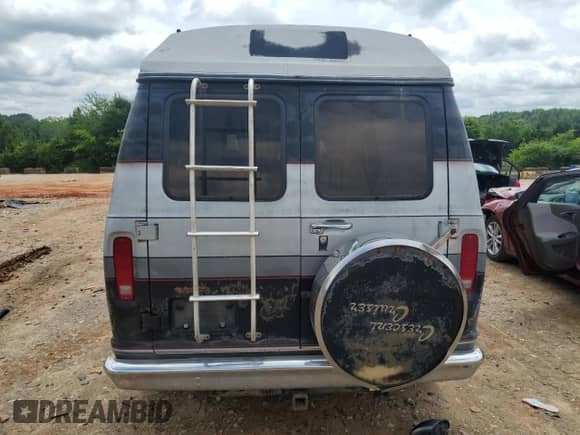 1984 Ford Econoline Cargo с VIN 1FTDE14F3EHB57196, выставлен на аукционе Copart как лот 58563575 с пробегом 18 231 миль миль и Списание • Salvage title. История ставок и продаж доступна на DreamBid. Изображение 6.