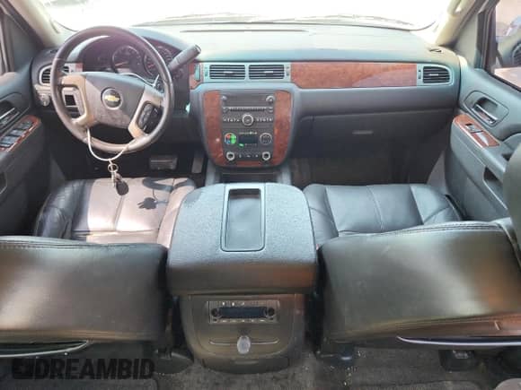 2011 Chevrolet Tahoe LT с VIN 1GNSCBE02BR272348, выставлен на аукционе Copart как лот 71478085 с пробегом 310 706 миль миль и Списание • Salvage title. История ставок и продаж доступна на DreamBid. Изображение 8.