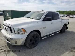 2016 Ram 1500 Lone Star z VIN 3C6RR6LT9GG315527, wystawiony jako Copart lot #53893915 z przebiegiem 159 283 mil mil oraz Szkoda całkowita • Salvage title. Historia ofert i sprzedaży dostępna na DreamBid. Obrazek 1.