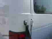 2011 Ford Econoline Cargo Commercial z VIN 1FTNS2EW8BDA45160, wystawiony jako IAAI lot #42143028 z przebiegiem 244 352 mil mil oraz . Historia ofert i sprzedaży dostępna na DreamBid. Obrazek 20.