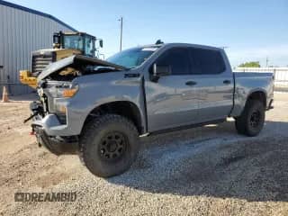 2024 Chevrolet Silverado 1500 Custom Trail Boss with VIN 3GCUDCE87RG219052, listed as a Copart auction lot 56538995 with 22,030 mi miles and Salvage title. Bid and sale history available at DreamBid. Image 1.