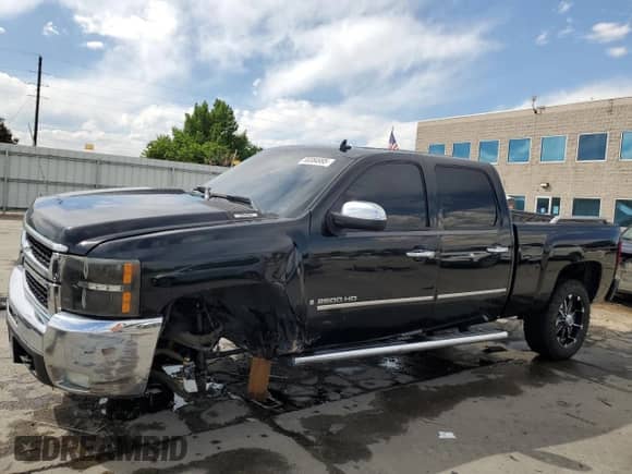 2008 Chevrolet Silverado 2500HD LTZ с VIN 1GCHK23K68F127866, выставлен на аукционе Copart как лот 58384995 с пробегом 313 635 миль миль и Списание • Salvage title. История ставок и продаж доступна на DreamBid. Изображение 1.