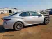 2021 Toyota Camry SE z VIN 4T1G11AK5MU446060, wystawiony jako Copart lot #84897235 z przebiegiem 96 822 mil mil oraz Szkoda całkowita • Salvage title. Historia ofert i sprzedaży dostępna na DreamBid. Obrazek 3.
