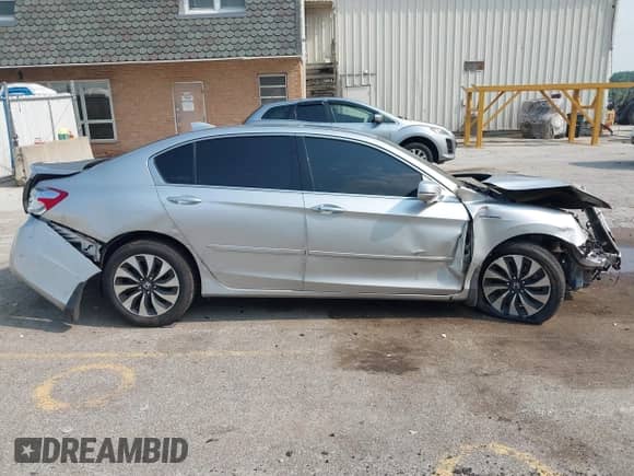 2014 Honda Accord Touring z VIN 1HGCR6F76EA008925, wystawiony jako IAAI lot #42869288 z przebiegiem 119 268 mil mil oraz . Historia ofert i sprzedaży dostępna na DreamBid. Obrazek 13.