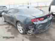 2022 Chevrolet Camaro 1LT z VIN 1G1FB1RX1N0121520, wystawiony jako IAAI lot #41094434 z przebiegiem 36 361 mil mil oraz . Historia ofert i sprzedaży dostępna na DreamBid. Obrazek 3.