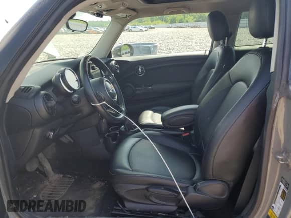 2014 MINI Hardtop with VIN WMWXM5C51ET933450, listed as a Copart auction lot 56686374 with 82,100 mi miles and Salvage title. Bid and sale history available at DreamBid. Image 7.