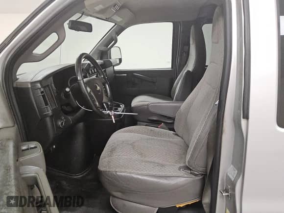 2018 Chevrolet Express Cargo с VIN 1GCWGAFG2J1309593, выставлен на аукционе Copart как лот 53824995 с пробегом 244 641 миль миль и Чистый • Clean title. История ставок и продаж доступна на DreamBid. Изображение 7.