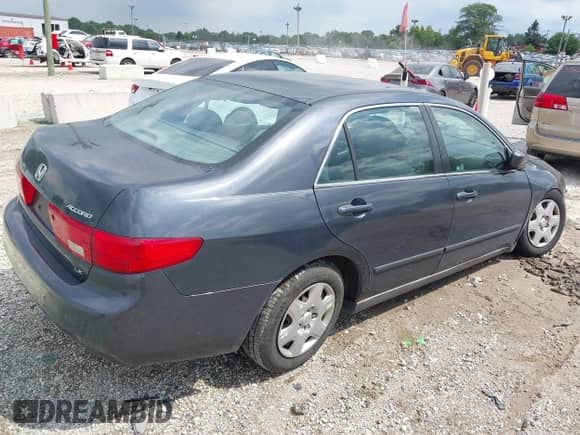 2005 Honda Accord LX z VIN 1HGCM564X5A171897, wystawiony jako IAAI lot #43063524 z przebiegiem 236 560 mil mil oraz . Historia ofert i sprzedaży dostępna na DreamBid. Obrazek 4.