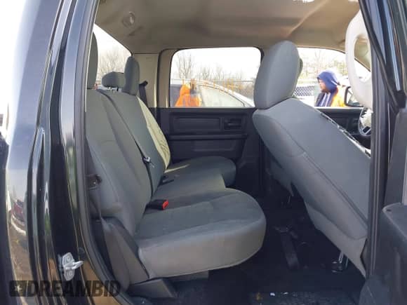 2016 Ram 1500 Tradesman с VIN 1C6RR7ST8GS137187, выставлен на аукционе IAAI как лот 41608461 с пробегом 201 765 миль миль и . История ставок и продаж доступна на DreamBid. Изображение 8.