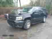 2008 Chevrolet Tahoe 3LT с VIN 1GNFK13088R157201, выставлен на аукционе IAAI как лот 42328632 с пробегом 217 173 миль миль и . История ставок и продаж доступна на DreamBid. Изображение 2.