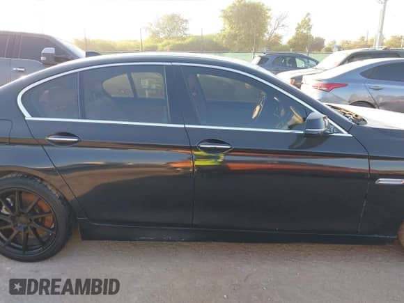 2014 BMW 5 Series 535i xDrive с VIN WBA5B3C58ED535132, выставлен на аукционе IAAI как лот 43324435 с пробегом 140 976 миль миль и . История ставок и продаж доступна на DreamBid. Изображение 13.