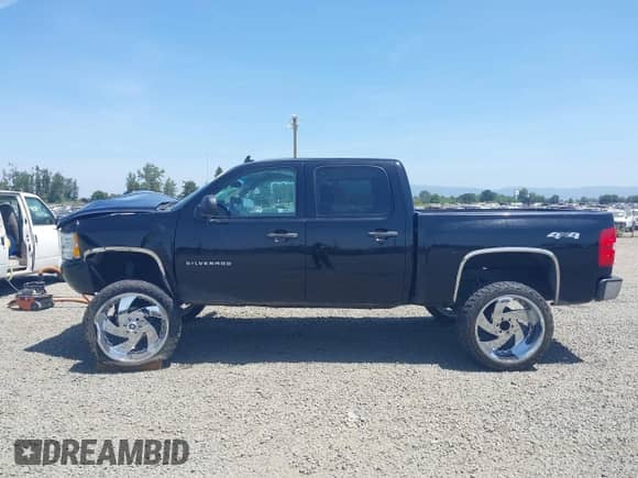 2011 Chevrolet Silverado 1500 LS z VIN 3GCPKREA6BG291312, wystawiony jako IAAI lot #42471331 z przebiegiem 171 323 mil mil oraz . Historia ofert i sprzedaży dostępna na DreamBid. Obrazek 14.