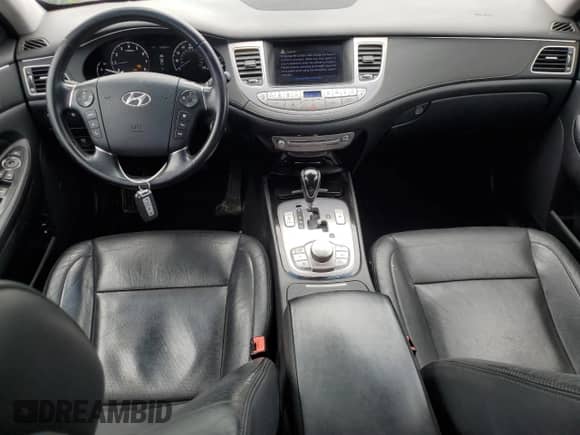 2012 Hyundai Genesis R-Spec с VIN KMHGC4DH6CU192207, выставлен на аукционе Copart как лот 56132575 с пробегом 128 953 миль миль и Чистый • Clean title. История ставок и продаж доступна на DreamBid. Изображение 8.