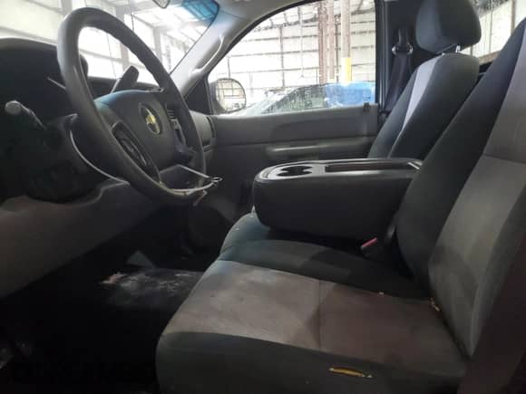 2009 Chevrolet Silverado 1500 Work Truck with VIN 1GCEC14X79Z208587, listed as a Copart auction lot 58415955 with 248,450 mi miles and Non repairable. Bid and sale history available at DreamBid. Image 7.