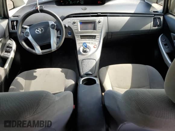 2015 Toyota Prius Two z VIN JTDKN3DU9F1880515, wystawiony jako Copart lot #81950185 z przebiegiem 120 109 mil mil oraz Szkoda całkowita • Salvage title. Historia ofert i sprzedaży dostępna na DreamBid. Obrazek 8.