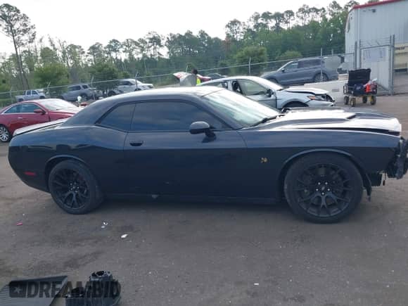 2018 Dodge Challenger R/T Scat Pack with VIN 2C3CDZFJ2JH112340, listed as a IAAI auction lot 42390641 with 60,153 mi miles and . Bid and sale history available at DreamBid. Image 13.