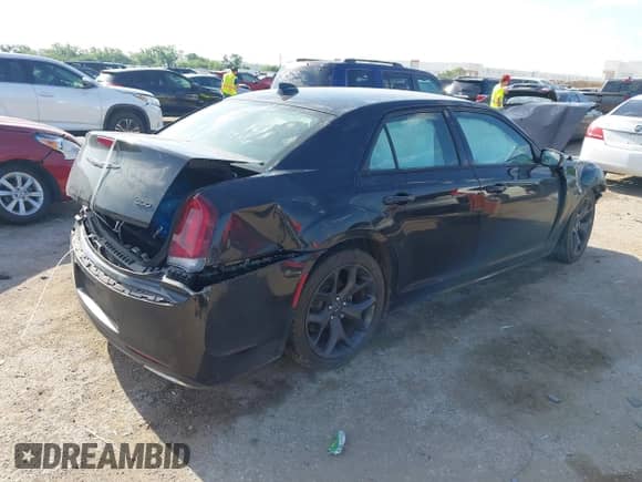 2023 Chrysler 300 Touring L с VIN 2C3CCADG2PH666935, выставлен на аукционе IAAI как лот 42252994 с пробегом 26 274 миль миль и . История ставок и продаж доступна на DreamBid. Изображение 4.