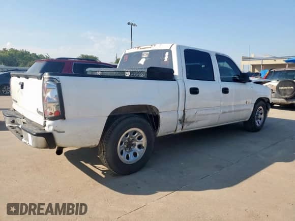 2007 Chevrolet Silverado 1500 LS with VIN 2GCEC13V171128790, listed as a Copart auction lot 68466575 with 312,729 mi miles and Salvage title. Bid and sale history available at DreamBid. Image 3.
