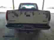 1998 GMC Sierra 1500 z VIN 2GTEC19M2W1527172, wystawiony jako Copart lot #54932665 z przebiegiem 294 133 mil mil oraz Szkoda całkowita • Salvage title. Historia ofert i sprzedaży dostępna na DreamBid. Obrazek 6.