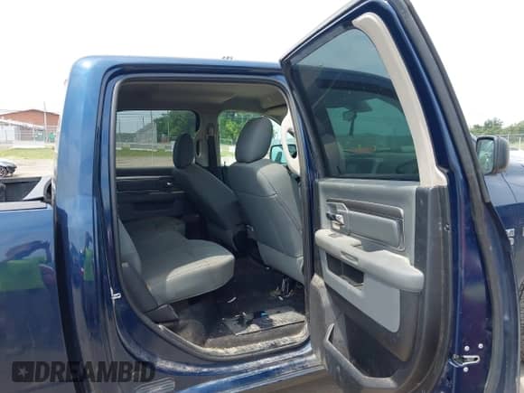 2020 Ram 1500 SLT z VIN 1C6RR6TT9LS103441, wystawiony jako IAAI lot #42890711 z przebiegiem 179 107 mil mil oraz . Historia ofert i sprzedaży dostępna na DreamBid. Obrazek 8.