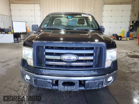 2010 Ford F-150 XL z VIN 1FTMF1C88AKE06766, wystawiony jako Copart lot #85738805 z przebiegiem 105 657 mil mil oraz Czysty tytuł • Clean title. Historia ofert i sprzedaży dostępna na DreamBid. Obrazek 5.