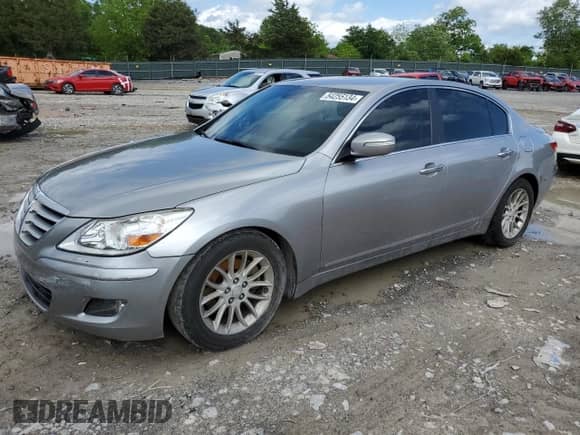 2011 Hyundai Genesis z VIN KMHGC4DE3BU131675, wystawiony jako Copart lot #54255134 z przebiegiem 192 926 mil mil oraz Szkoda całkowita • Salvage title. Historia ofert i sprzedaży dostępna na DreamBid. Obrazek 1.