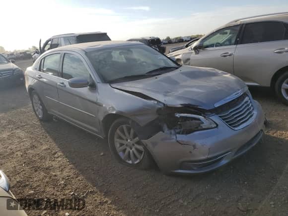 2013 Chrysler 200 Touring with VIN 1C3CCBBG7DN704056, listed as a Copart auction lot 81915575 with 142,327 mi miles and Salvage title. Bid and sale history available at DreamBid. Image 4.