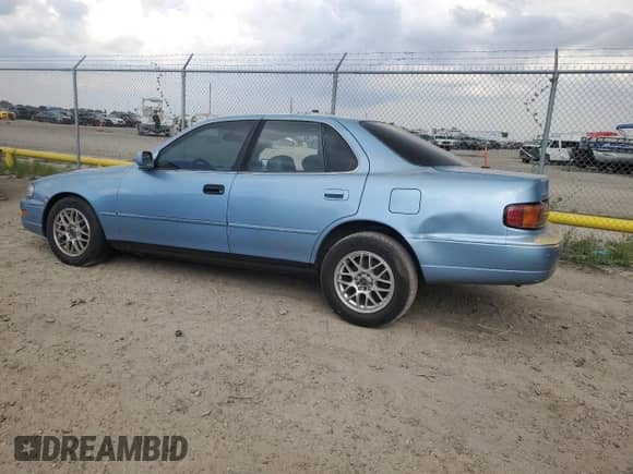 1993 Toyota Camry с VIN 4T1VK13E8PU055730, выставлен на аукционе Copart как лот 58357304 с пробегом 134 700 миль миль и Списание • Salvage title. История ставок и продаж доступна на DreamBid. Изображение 2.