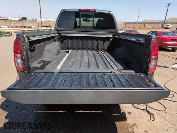 2017 Nissan Frontier SV with VIN 1N6DD0CW6HN702907, listed as a Copart auction lot 68502675 with 30,545 mi miles and Salvage title. Bid and sale history available at DreamBid. Image 6.