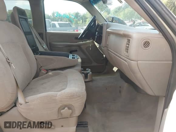 2001 Chevrolet Silverado 1500 LS z VIN 2GCEK19T411311519, wystawiony jako IAAI lot #43332797 z przebiegiem 180 303 mil mil oraz . Historia ofert i sprzedaży dostępna na DreamBid. Obrazek 5.