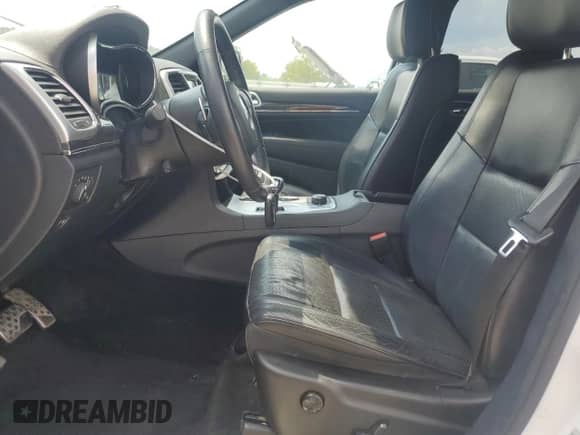 2015 Jeep Grand Cherokee Overland z VIN 1C4RJFCG1FC111129, wystawiony jako Copart lot #68217055 z przebiegiem 119 318 mil mil oraz Szkoda całkowita • Salvage title. Historia ofert i sprzedaży dostępna na DreamBid. Obrazek 7.