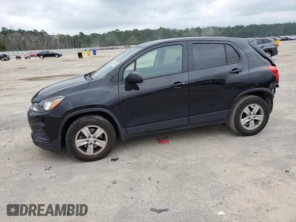 2020 Chevrolet Trax LS z VIN KL7CJKSB3LB092165, wystawiony jako Copart lot #68280385 z przebiegiem 98 736 mil mil oraz Szkoda całkowita • Salvage title. Historia ofert i sprzedaży dostępna na DreamBid. Obrazek 1.
